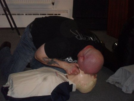 first aid 043